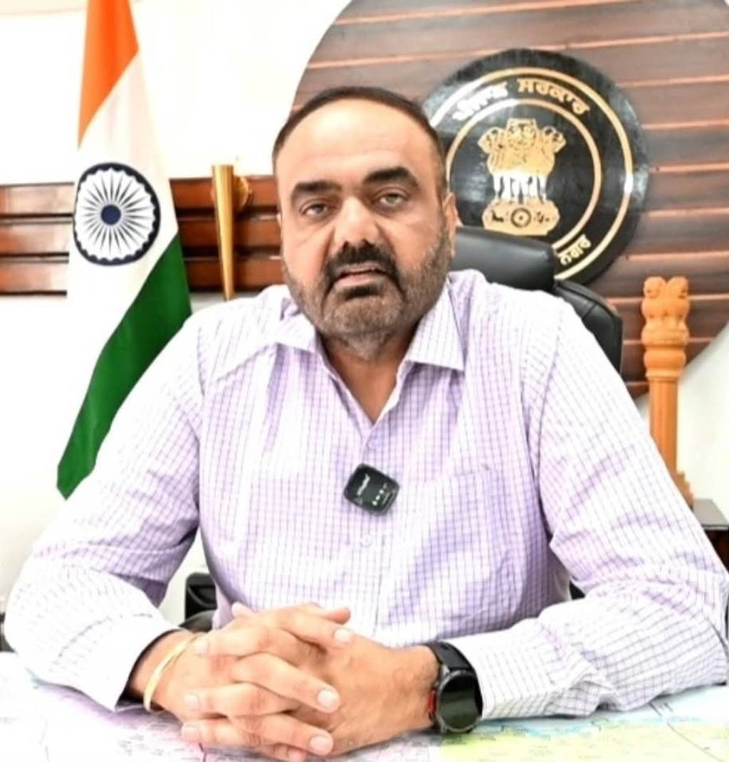 Ban on Displaying Advertisements and Hoardings on Government Buildings